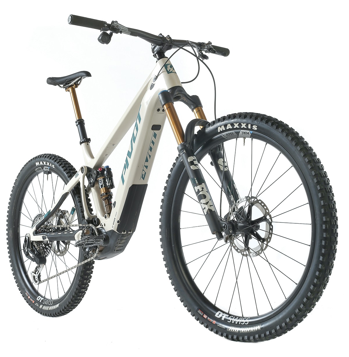 LONG TERM REVIEW PIVOT SHUTTLE AM ELECTRIC MOUNTAIN BIKE Mountain Bike Action Magazine